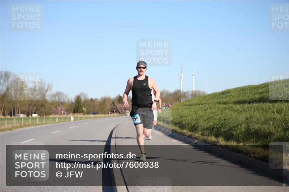 06.04.2025 - 44. Internationalen Wilhelmsburger Insellauf Jannik Wohlers http://msf.ph/oto/7600938 06.04.2025 09:19:27 Laufen 139 meine-sportfotos.de