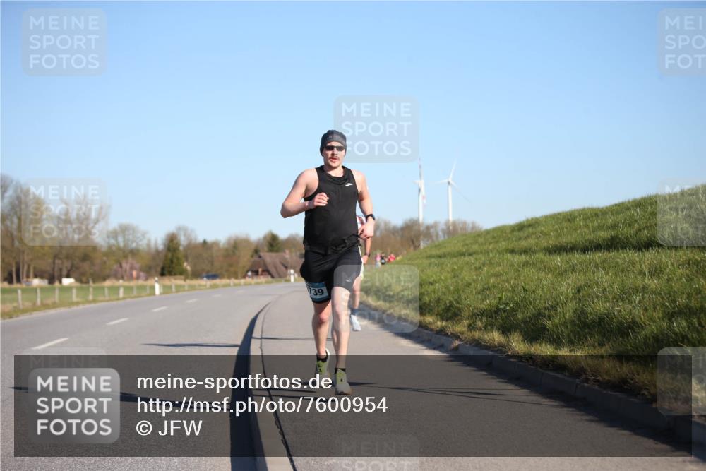 06.04.2025 - 44. Internationalen Wilhelmsburger Insellauf Jannik Wohlers http://msf.ph/oto/7600954 06.04.2025 09:19:27 Laufen 739 meine-sportfotos.de