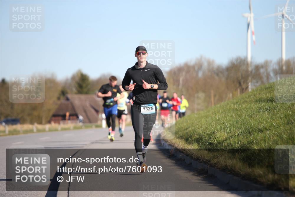 06.04.2025 - 44. Internationalen Wilhelmsburger Insellauf Jannik Wohlers http://msf.ph/oto/7601093 06.04.2025 09:19:34 Laufen 4325 meine-sportfotos.de