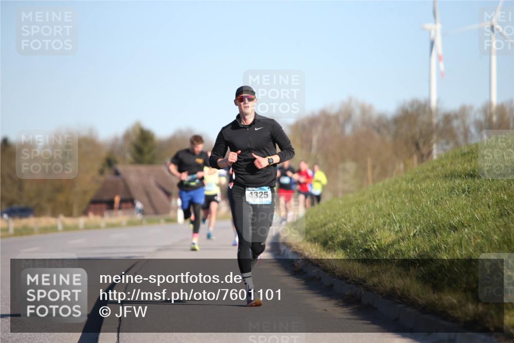 06.04.2025 - 44. Internationalen Wilhelmsburger Insellauf Jannik Wohlers http://msf.ph/oto/7601101 06.04.2025 09:19:34 Laufen 4325 meine-sportfotos.de