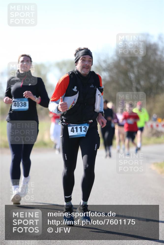 06.04.2025 - 44. Internationalen Wilhelmsburger Insellauf Jannik Wohlers http://msf.ph/oto/7601175 06.04.2025 10:44:01 Laufen 4038, 4113 meine-sportfotos.de