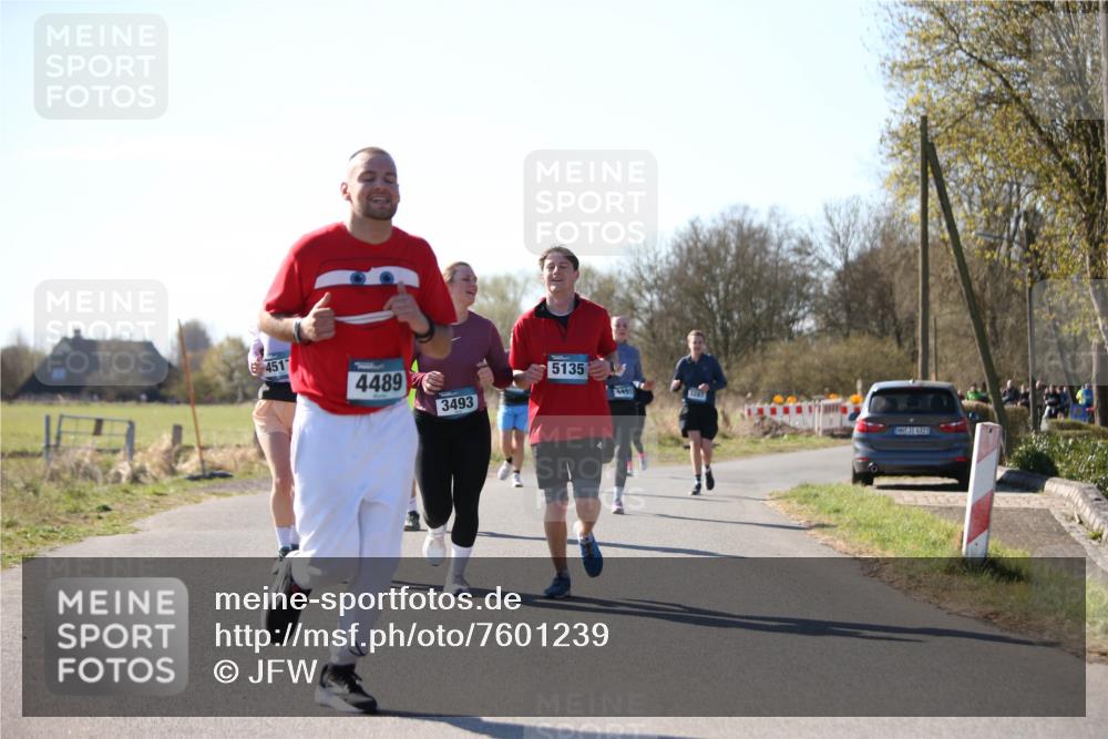 06.04.2025 - 44. Internationalen Wilhelmsburger Insellauf Jannik Wohlers http://msf.ph/oto/7601239 06.04.2025 10:44:12 Laufen 451, 4489, 3493, 5135, 4491, 4323 meine-sportfotos.de