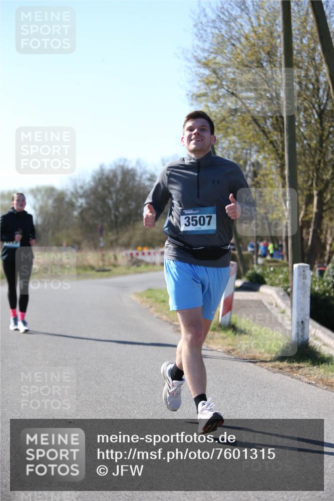 06.04.2025 - 44. Internationalen Wilhelmsburger Insellauf Jannik Wohlers http://msf.ph/oto/7601315 06.04.2025 10:44:21 Laufen 3507 meine-sportfotos.de