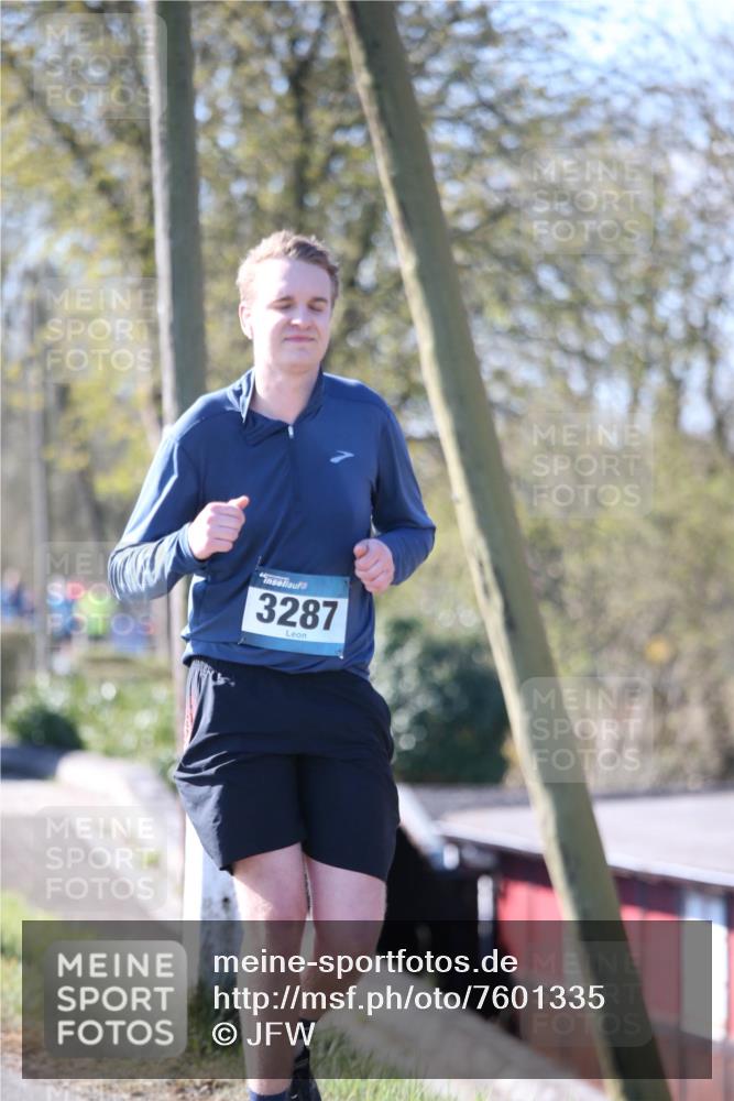 06.04.2025 - 44. Internationalen Wilhelmsburger Insellauf Jannik Wohlers http://msf.ph/oto/7601335 06.04.2025 10:44:23 Laufen 3287 meine-sportfotos.de