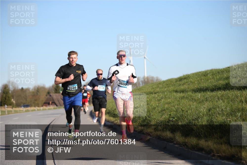 06.04.2025 - 44. Internationalen Wilhelmsburger Insellauf Jannik Wohlers http://msf.ph/oto/7601384 06.04.2025 09:19:41 Laufen 3599, 4548, 3600 meine-sportfotos.de