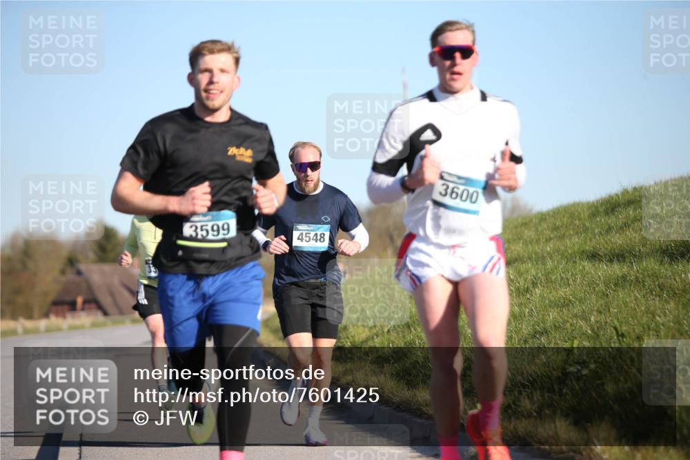 06.04.2025 - 44. Internationalen Wilhelmsburger Insellauf Jannik Wohlers http://msf.ph/oto/7601425 06.04.2025 09:19:42 Laufen 3599, 4548, 3600 meine-sportfotos.de