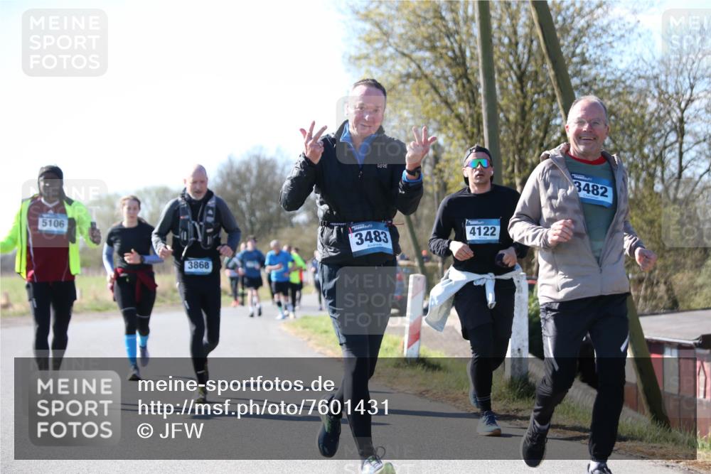 06.04.2025 - 44. Internationalen Wilhelmsburger Insellauf Jannik Wohlers http://msf.ph/oto/7601431 06.04.2025 10:44:47 Laufen 5106, 3868, 3483, 4122, 3482 meine-sportfotos.de