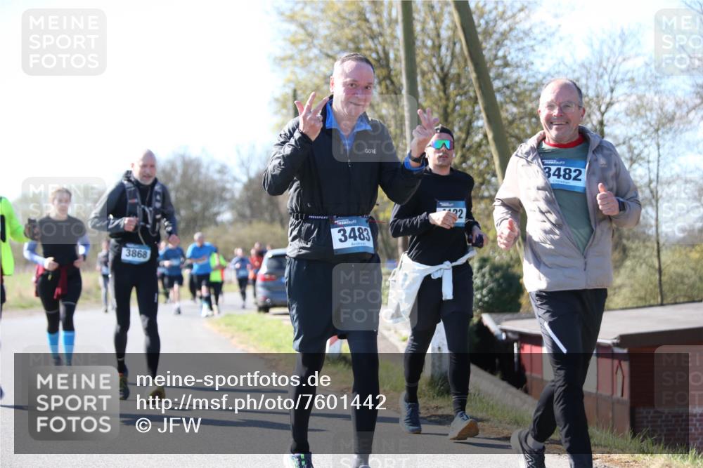 06.04.2025 - 44. Internationalen Wilhelmsburger Insellauf Jannik Wohlers http://msf.ph/oto/7601442 06.04.2025 10:44:47 Laufen 3868, 3483, 22, 3482 meine-sportfotos.de
