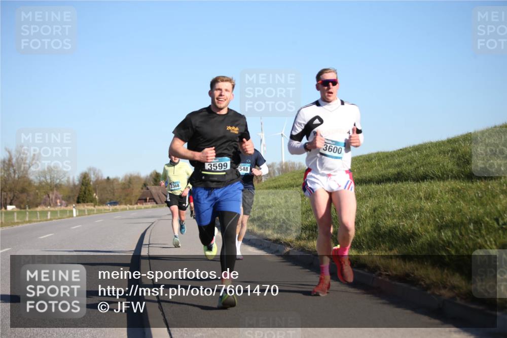 06.04.2025 - 44. Internationalen Wilhelmsburger Insellauf Jannik Wohlers http://msf.ph/oto/7601470 06.04.2025 09:19:43 Laufen 3368, 3599, 548, 3600 meine-sportfotos.de