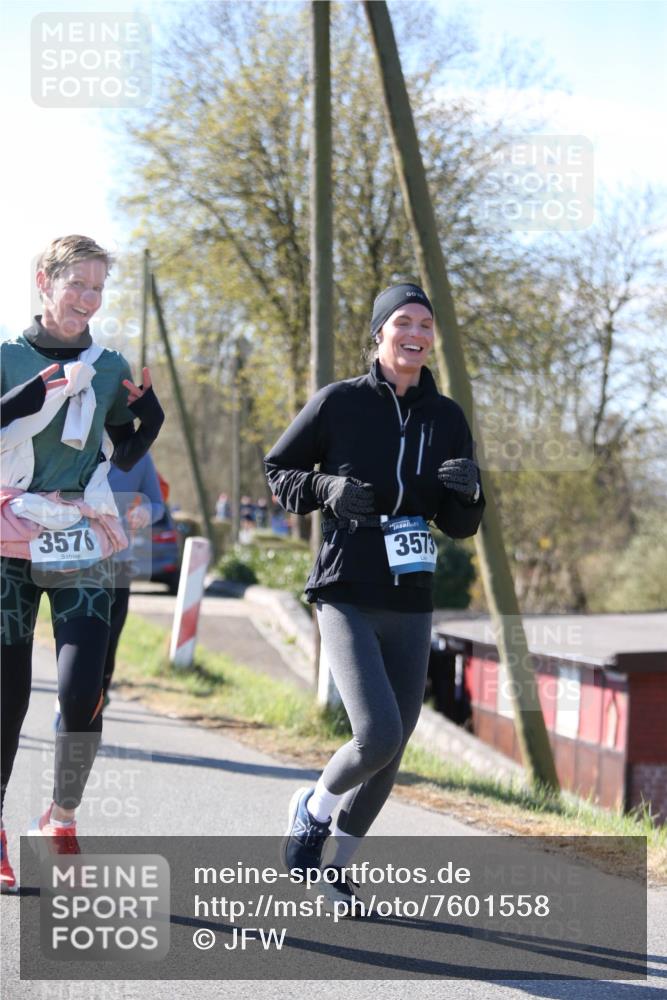 06.04.2025 - 44. Internationalen Wilhelmsburger Insellauf Jannik Wohlers http://msf.ph/oto/7601558 06.04.2025 10:45:01 Laufen 3576, 3573 meine-sportfotos.de