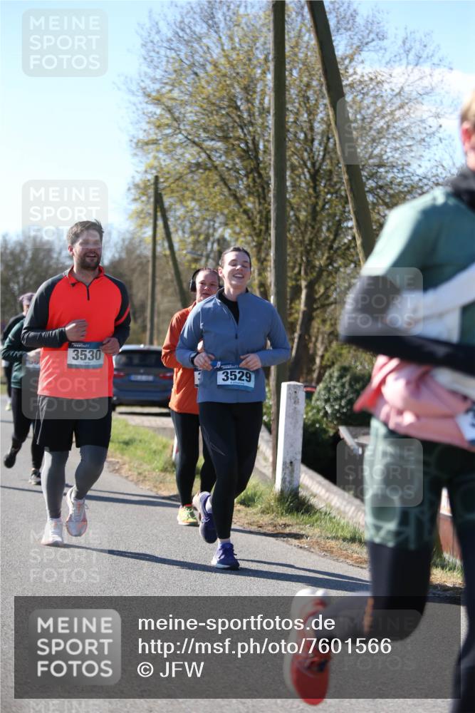 06.04.2025 - 44. Internationalen Wilhelmsburger Insellauf Jannik Wohlers http://msf.ph/oto/7601566 06.04.2025 10:45:02 Laufen 3530, 3529 meine-sportfotos.de