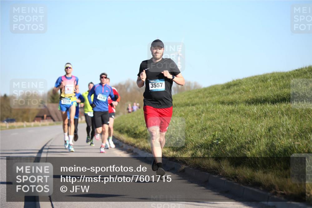06.04.2025 - 44. Internationalen Wilhelmsburger Insellauf Jannik Wohlers http://msf.ph/oto/7601715 06.04.2025 09:19:49 Laufen 3259, 4430, 3557 meine-sportfotos.de