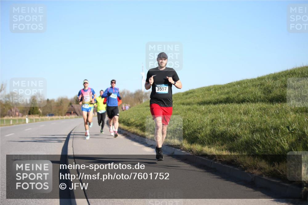 06.04.2025 - 44. Internationalen Wilhelmsburger Insellauf Jannik Wohlers http://msf.ph/oto/7601752 06.04.2025 09:19:49 Laufen 1259, 4430, 3557 meine-sportfotos.de