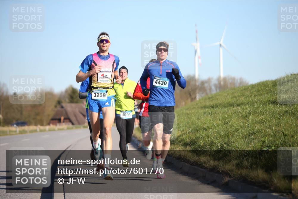 06.04.2025 - 44. Internationalen Wilhelmsburger Insellauf Jannik Wohlers http://msf.ph/oto/7601770 06.04.2025 09:19:50 Laufen 3259, 4096, 4430 meine-sportfotos.de
