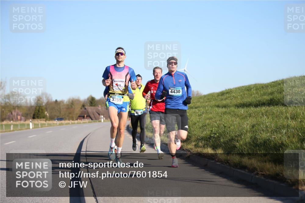 06.04.2025 - 44. Internationalen Wilhelmsburger Insellauf Jannik Wohlers http://msf.ph/oto/7601854 06.04.2025 09:19:51 Laufen 3259, 4096, 4430 meine-sportfotos.de