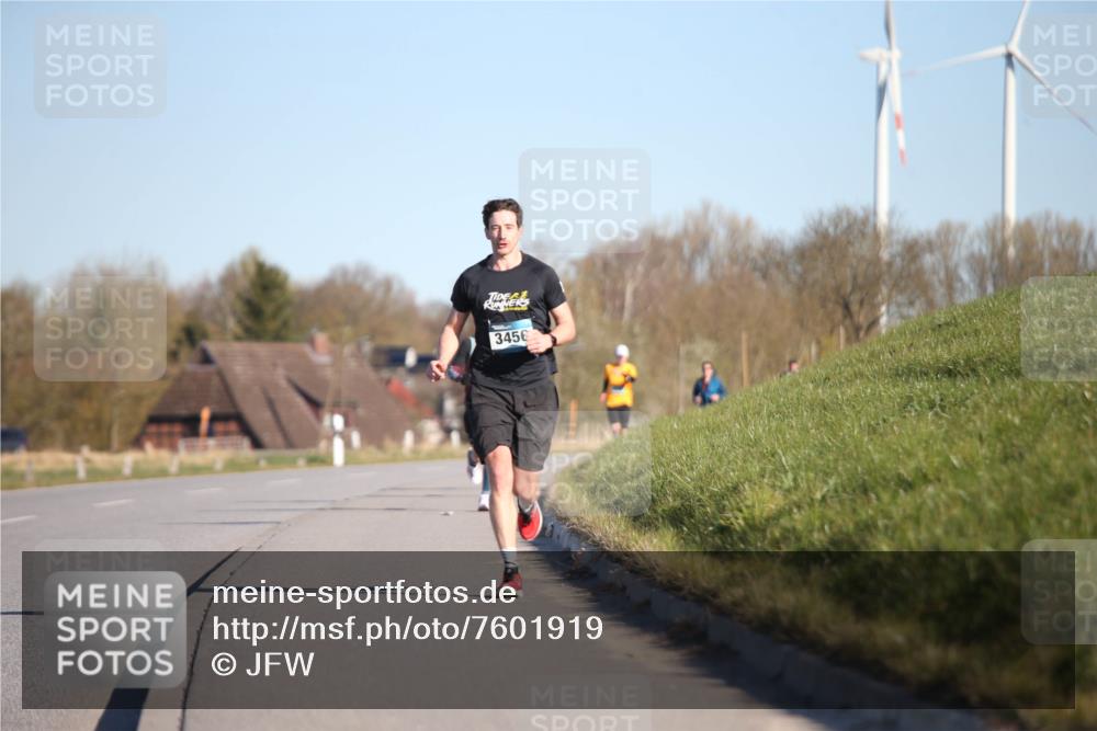 06.04.2025 - 44. Internationalen Wilhelmsburger Insellauf Jannik Wohlers http://msf.ph/oto/7601919 06.04.2025 09:20:02 Laufen 3456 meine-sportfotos.de