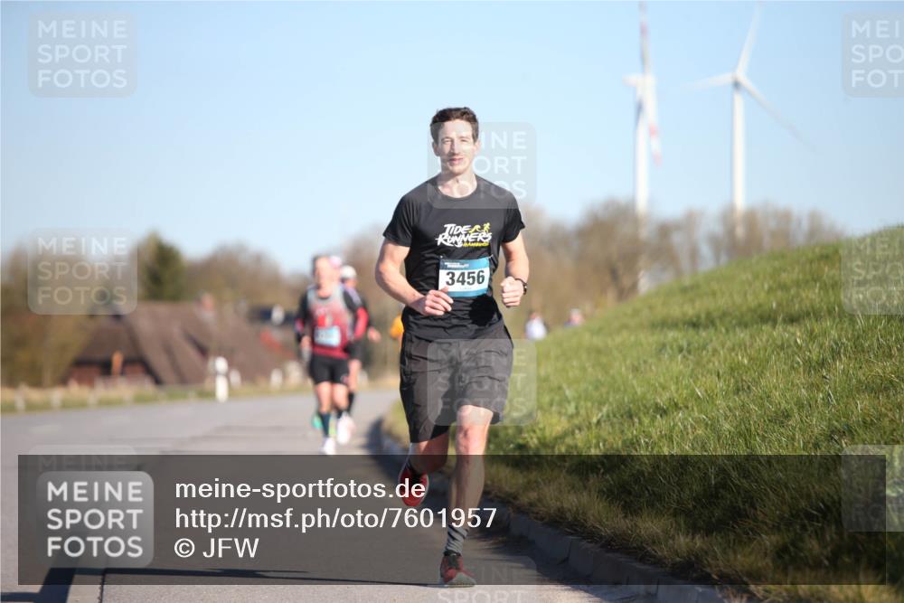 06.04.2025 - 44. Internationalen Wilhelmsburger Insellauf Jannik Wohlers http://msf.ph/oto/7601957 06.04.2025 09:20:04 Laufen 3456 meine-sportfotos.de