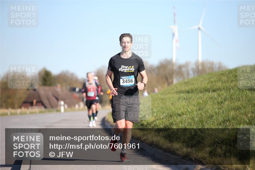 06.04.2025 - 44. Internationalen Wilhelmsburger Insellauf Jannik Wohlers http://msf.ph/oto/7601961 06.04.2025 09:20:04 Laufen 3456 meine-sportfotos.de