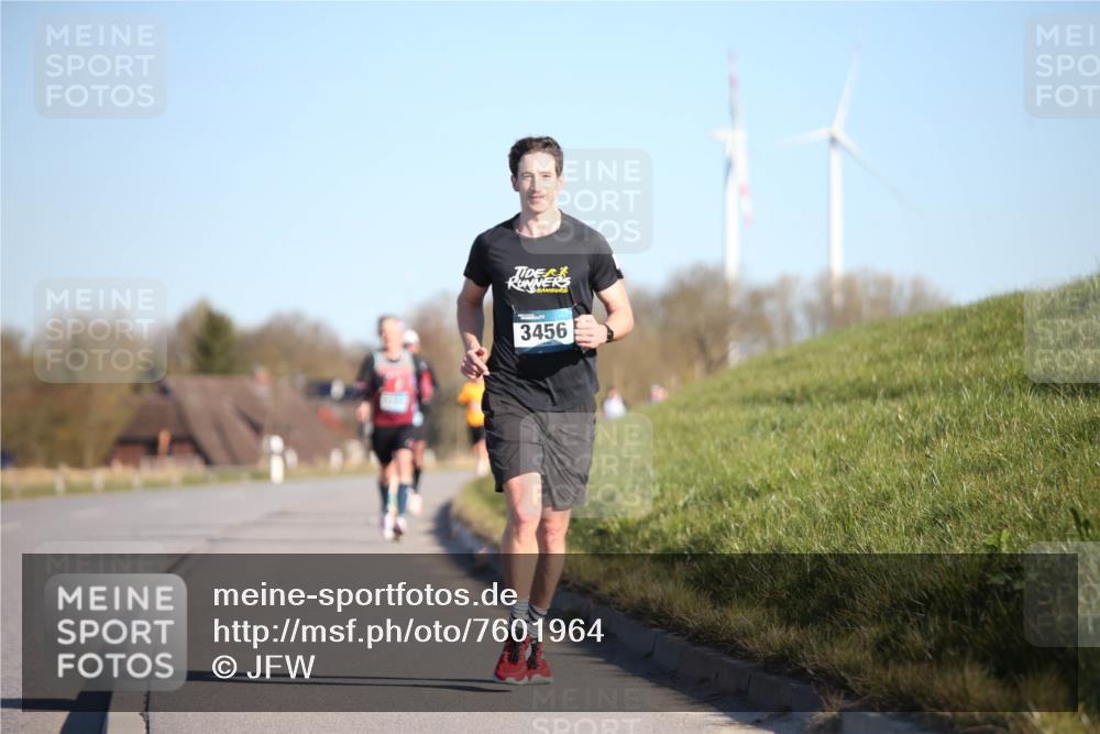 06.04.2025 - 44. Internationalen Wilhelmsburger Insellauf Jannik Wohlers http://msf.ph/oto/7601964 06.04.2025 09:20:04 Laufen 3456 meine-sportfotos.de