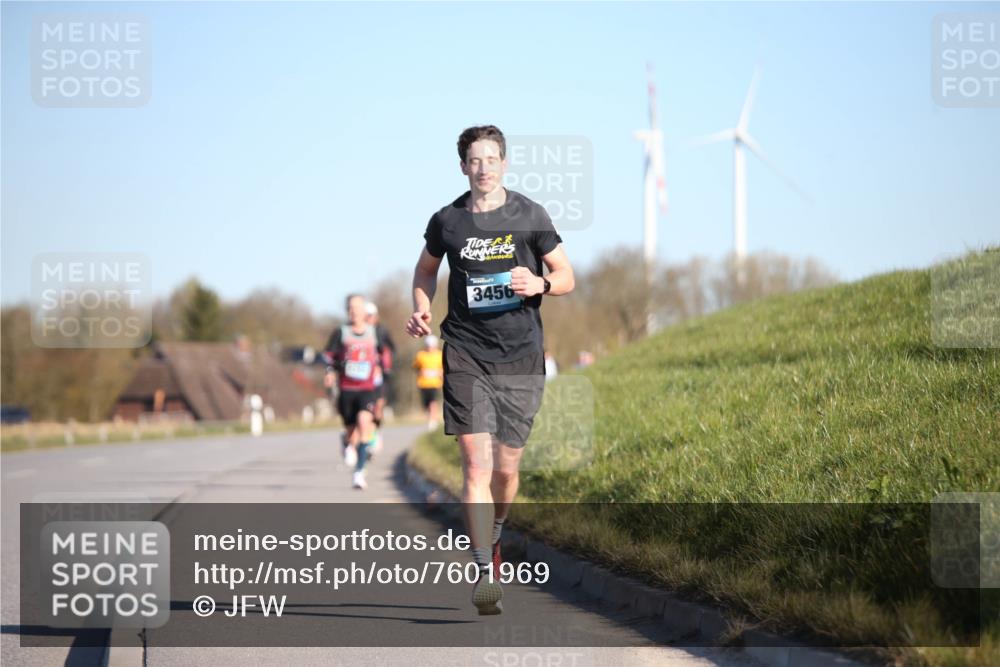 06.04.2025 - 44. Internationalen Wilhelmsburger Insellauf Jannik Wohlers http://msf.ph/oto/7601969 06.04.2025 09:20:05 Laufen 3456 meine-sportfotos.de