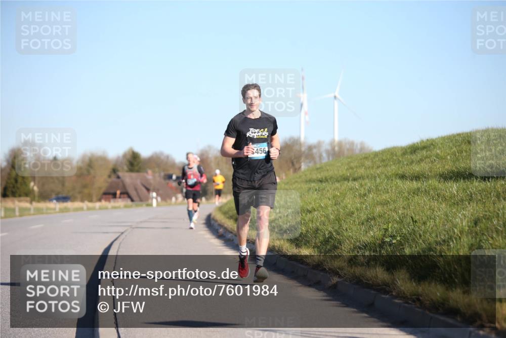 06.04.2025 - 44. Internationalen Wilhelmsburger Insellauf Jannik Wohlers http://msf.ph/oto/7601984 06.04.2025 09:20:05 Laufen 456 meine-sportfotos.de