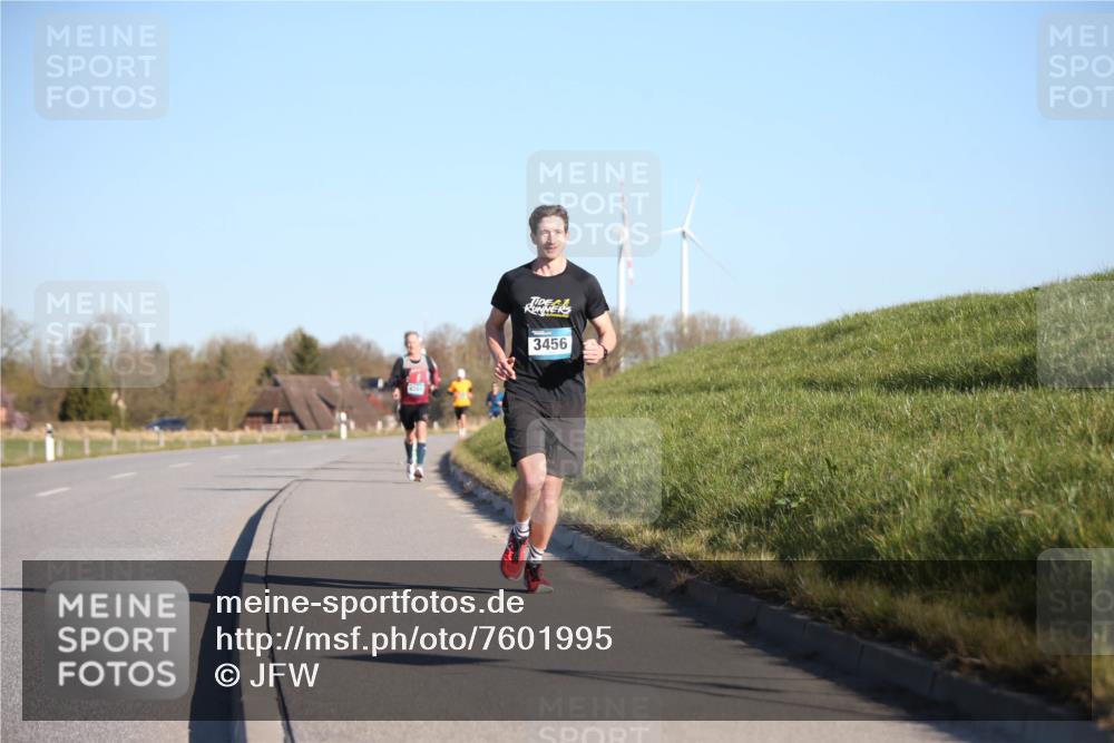 06.04.2025 - 44. Internationalen Wilhelmsburger Insellauf Jannik Wohlers http://msf.ph/oto/7601995 06.04.2025 09:20:05 Laufen 3456 meine-sportfotos.de
