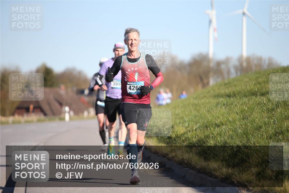 06.04.2025 - 44. Internationalen Wilhelmsburger Insellauf Jannik Wohlers http://msf.ph/oto/7602026 06.04.2025 09:20:10 Laufen 399, 426 meine-sportfotos.de