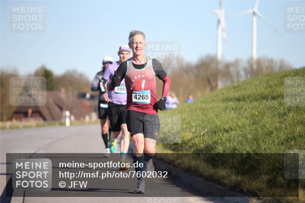 06.04.2025 - 44. Internationalen Wilhelmsburger Insellauf Jannik Wohlers http://msf.ph/oto/7602032 06.04.2025 09:20:10 Laufen 3994, 4265 meine-sportfotos.de