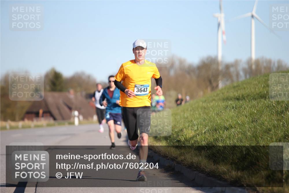 06.04.2025 - 44. Internationalen Wilhelmsburger Insellauf Jannik Wohlers http://msf.ph/oto/7602204 06.04.2025 09:20:19 Laufen 3643 meine-sportfotos.de