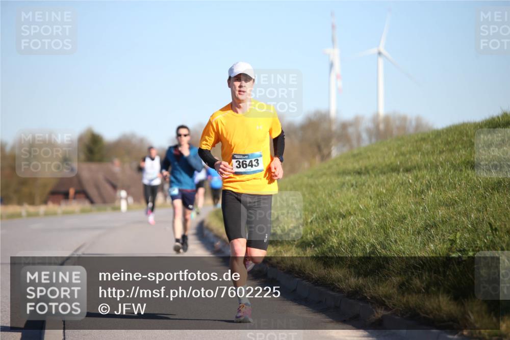 06.04.2025 - 44. Internationalen Wilhelmsburger Insellauf Jannik Wohlers http://msf.ph/oto/7602225 06.04.2025 09:20:20 Laufen 3643 meine-sportfotos.de