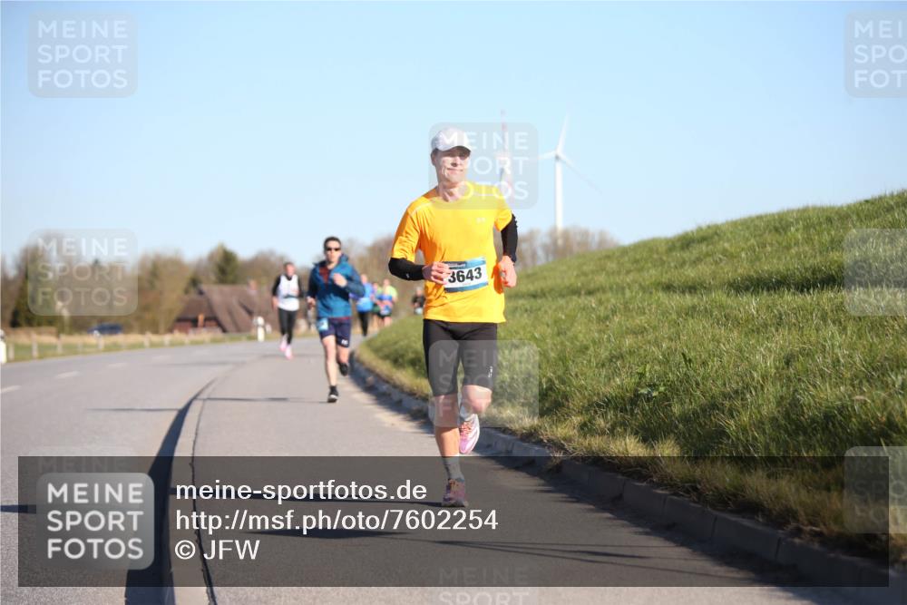 06.04.2025 - 44. Internationalen Wilhelmsburger Insellauf Jannik Wohlers http://msf.ph/oto/7602254 06.04.2025 09:20:21 Laufen 3643 meine-sportfotos.de