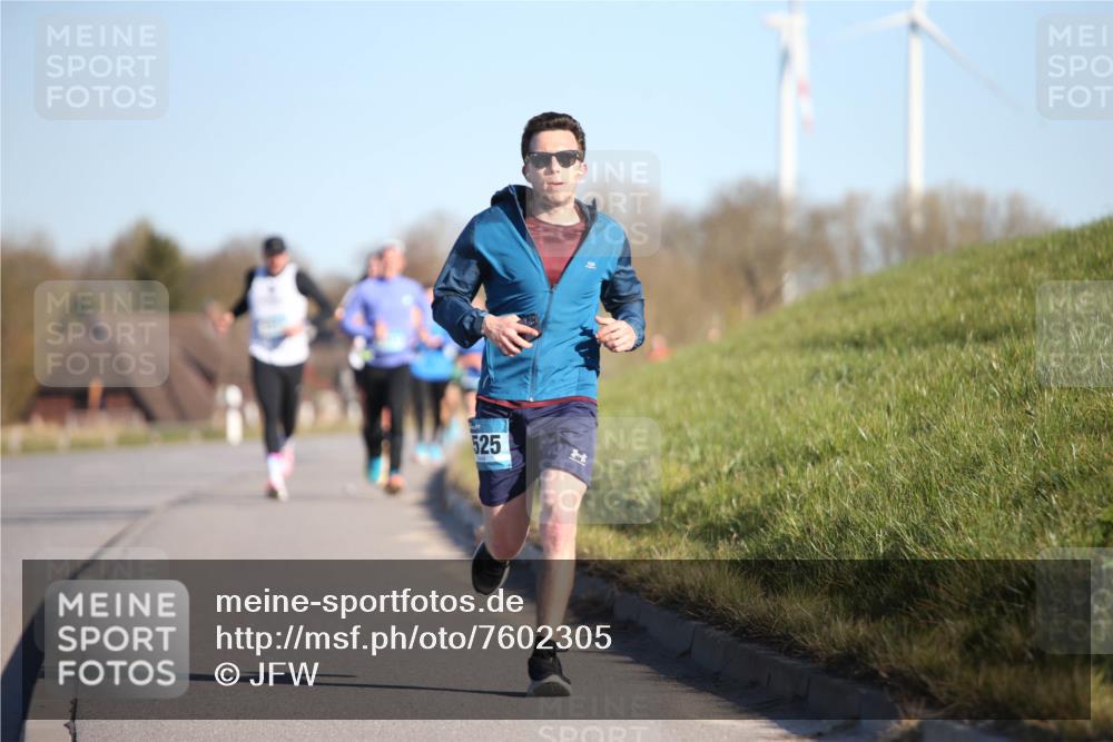 06.04.2025 - 44. Internationalen Wilhelmsburger Insellauf Jannik Wohlers http://msf.ph/oto/7602305 06.04.2025 09:20:23 Laufen 525 meine-sportfotos.de