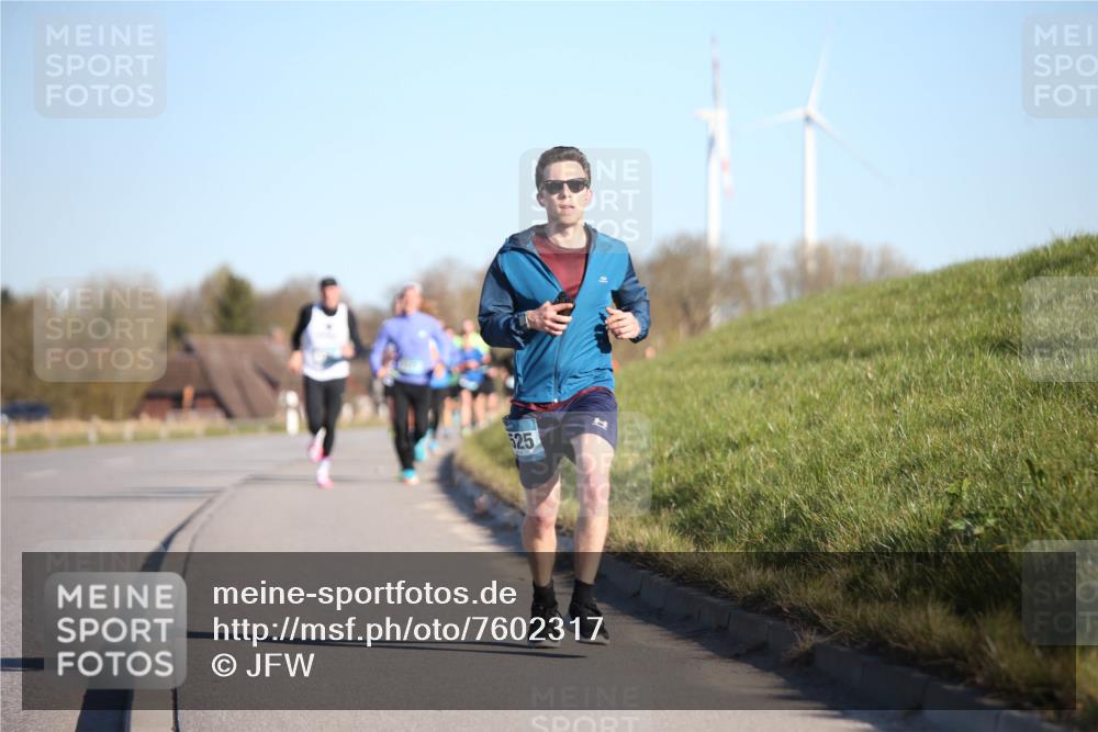 06.04.2025 - 44. Internationalen Wilhelmsburger Insellauf Jannik Wohlers http://msf.ph/oto/7602317 06.04.2025 09:20:24 Laufen 525 meine-sportfotos.de