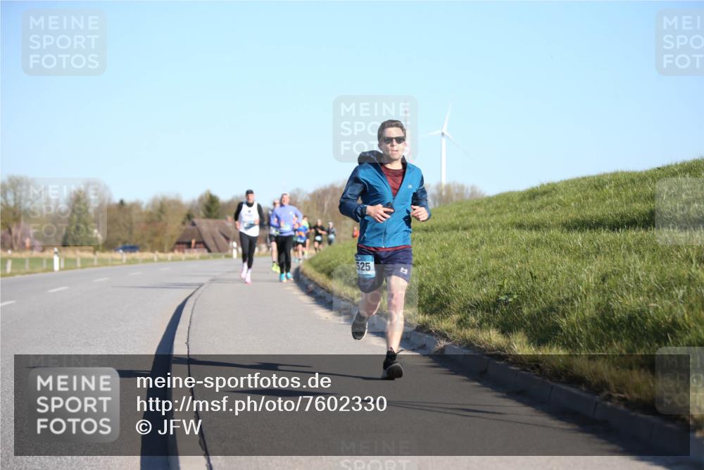 06.04.2025 - 44. Internationalen Wilhelmsburger Insellauf Jannik Wohlers http://msf.ph/oto/7602330 06.04.2025 09:20:25 Laufen 525 meine-sportfotos.de