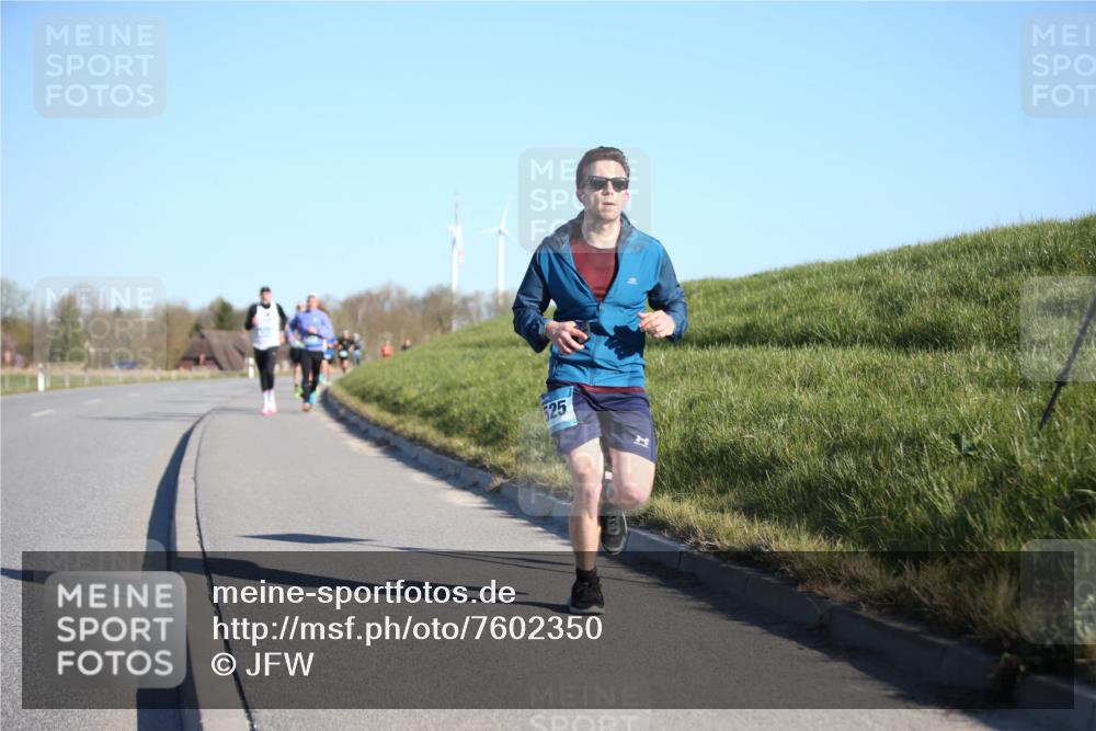 06.04.2025 - 44. Internationalen Wilhelmsburger Insellauf Jannik Wohlers http://msf.ph/oto/7602350 06.04.2025 09:20:26 Laufen 525 meine-sportfotos.de