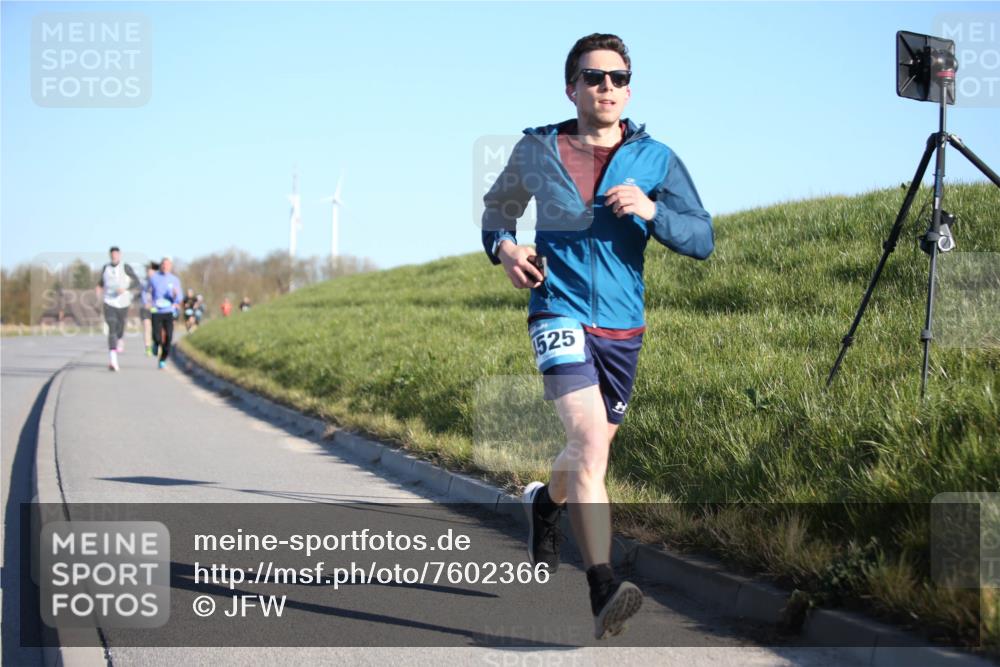 06.04.2025 - 44. Internationalen Wilhelmsburger Insellauf Jannik Wohlers http://msf.ph/oto/7602366 06.04.2025 09:20:26 Laufen 525 meine-sportfotos.de