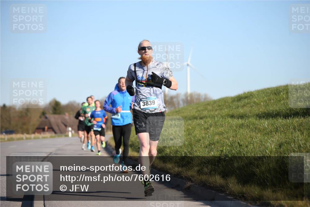 06.04.2025 - 44. Internationalen Wilhelmsburger Insellauf Jannik Wohlers http://msf.ph/oto/7602616 06.04.2025 09:20:34 Laufen 3416, 3839 meine-sportfotos.de