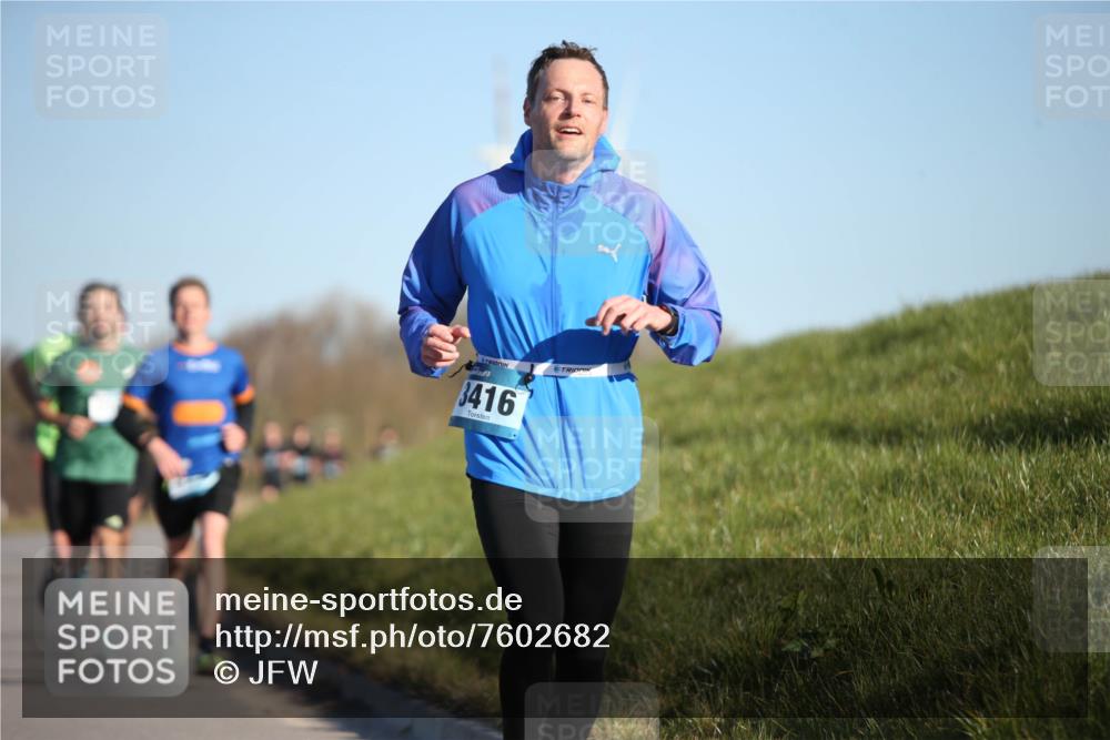 06.04.2025 - 44. Internationalen Wilhelmsburger Insellauf Jannik Wohlers http://msf.ph/oto/7602682 06.04.2025 09:20:36 Laufen 3416 meine-sportfotos.de