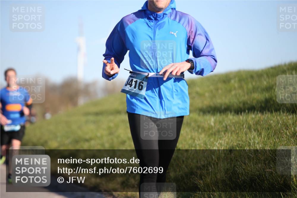 06.04.2025 - 44. Internationalen Wilhelmsburger Insellauf Jannik Wohlers http://msf.ph/oto/7602699 06.04.2025 09:20:37 Laufen 3416 meine-sportfotos.de