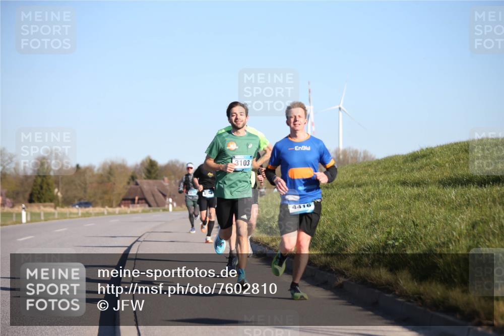 06.04.2025 - 44. Internationalen Wilhelmsburger Insellauf Jannik Wohlers http://msf.ph/oto/7602810 06.04.2025 09:20:39 Laufen 3103, 4416 meine-sportfotos.de