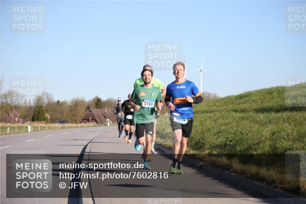 06.04.2025 - 44. Internationalen Wilhelmsburger Insellauf Jannik Wohlers http://msf.ph/oto/7602816 06.04.2025 09:20:39 Laufen 3103, 4416 meine-sportfotos.de