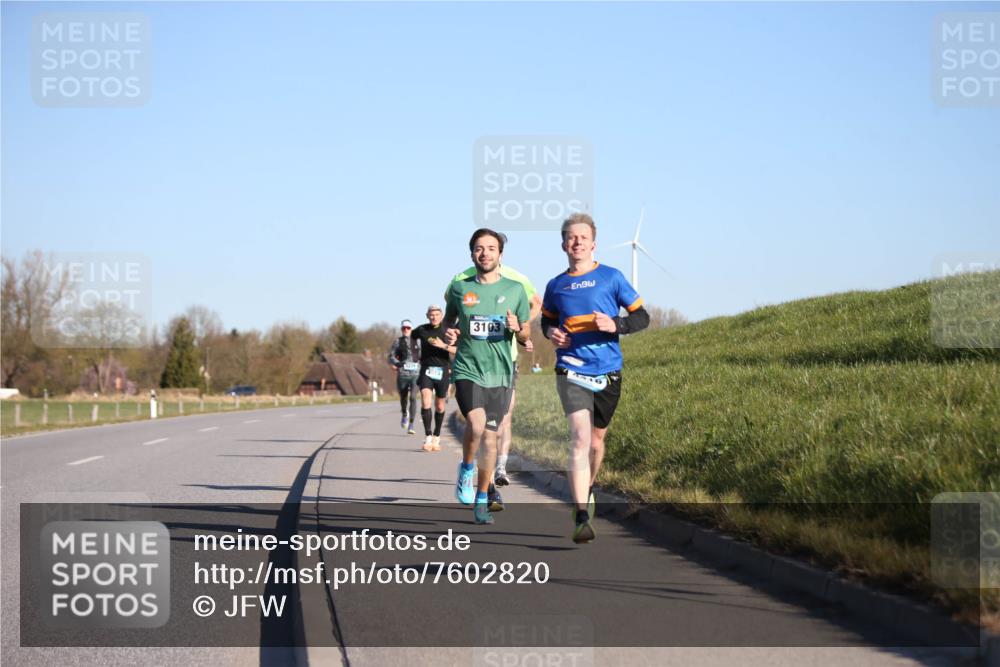 06.04.2025 - 44. Internationalen Wilhelmsburger Insellauf Jannik Wohlers http://msf.ph/oto/7602820 06.04.2025 09:20:39 Laufen 3103, 4416 meine-sportfotos.de