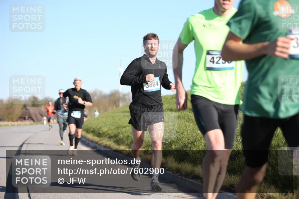 06.04.2025 - 44. Internationalen Wilhelmsburger Insellauf Jannik Wohlers http://msf.ph/oto/7602900 06.04.2025 09:20:41 Laufen 3864, 4250 meine-sportfotos.de