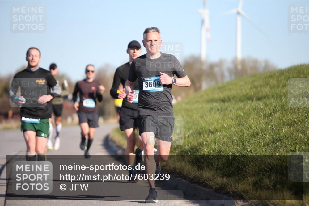 06.04.2025 - 44. Internationalen Wilhelmsburger Insellauf Jannik Wohlers http://msf.ph/oto/7603239 06.04.2025 09:20:54 Laufen 3609 meine-sportfotos.de