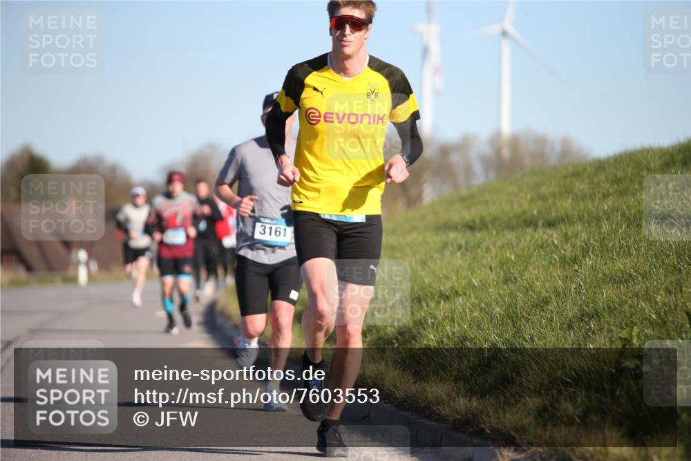 06.04.2025 - 44. Internationalen Wilhelmsburger Insellauf Jannik Wohlers http://msf.ph/oto/7603553 06.04.2025 09:21:09 Laufen 3161 meine-sportfotos.de