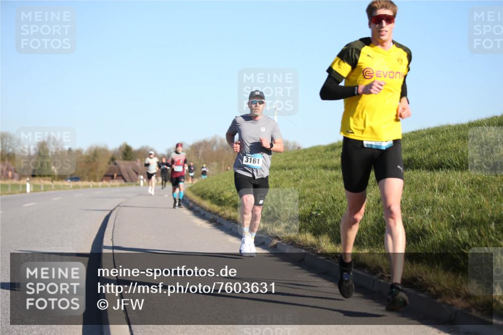 06.04.2025 - 44. Internationalen Wilhelmsburger Insellauf Jannik Wohlers http://msf.ph/oto/7603631 06.04.2025 09:21:11 Laufen 3161 meine-sportfotos.de
