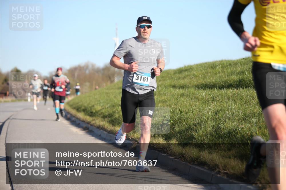 06.04.2025 - 44. Internationalen Wilhelmsburger Insellauf Jannik Wohlers http://msf.ph/oto/7603637 06.04.2025 09:21:11 Laufen 3161 meine-sportfotos.de