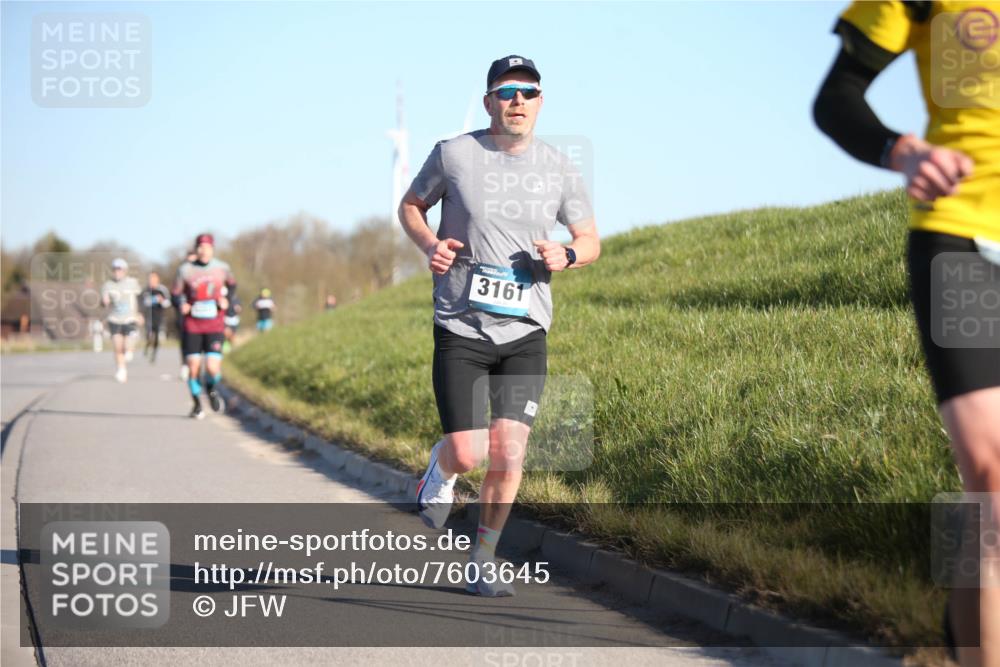 06.04.2025 - 44. Internationalen Wilhelmsburger Insellauf Jannik Wohlers http://msf.ph/oto/7603645 06.04.2025 09:21:11 Laufen 3161 meine-sportfotos.de