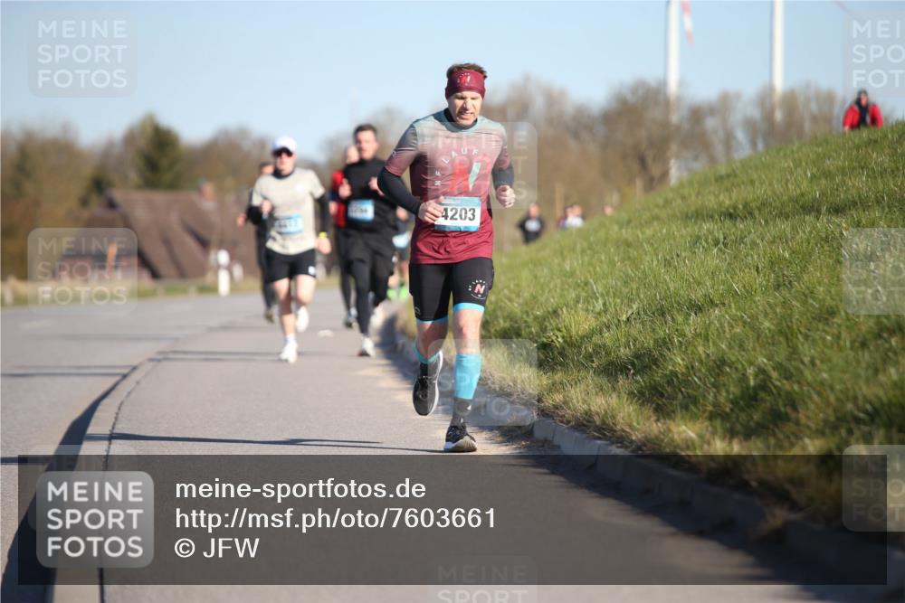 06.04.2025 - 44. Internationalen Wilhelmsburger Insellauf Jannik Wohlers http://msf.ph/oto/7603661 06.04.2025 09:21:13 Laufen 4203 meine-sportfotos.de