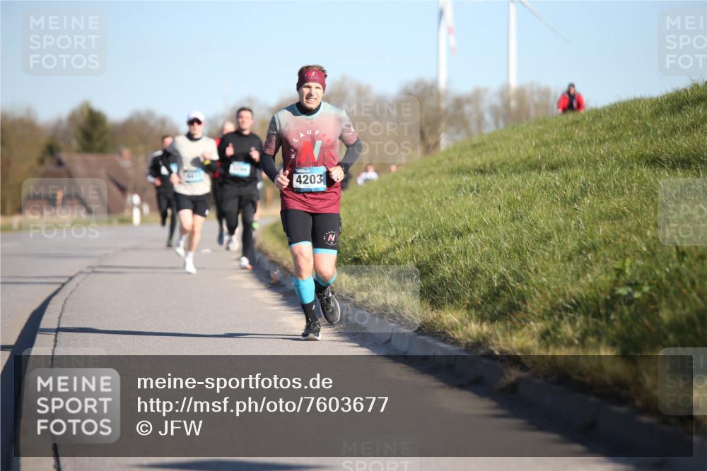 06.04.2025 - 44. Internationalen Wilhelmsburger Insellauf Jannik Wohlers http://msf.ph/oto/7603677 06.04.2025 09:21:14 Laufen 1264, 4203 meine-sportfotos.de
